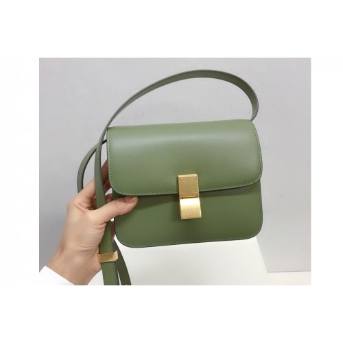 Celine TEEN CLASSIC BAG IN Green BOX CALFSKIN Celine TEEN CLASSIC BAG IN Green BOX CALFSKIN