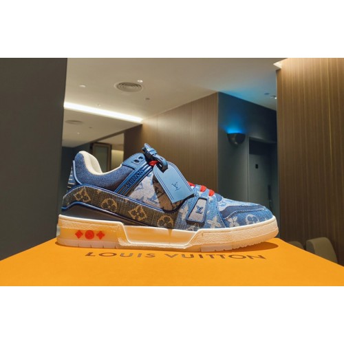 Louis Vuitton 1A8TSJ Trainer sneaker in Blue Monogram denim Louis Vuitton 1A8TSJ Trainer sneaker in Blue Monogram denim