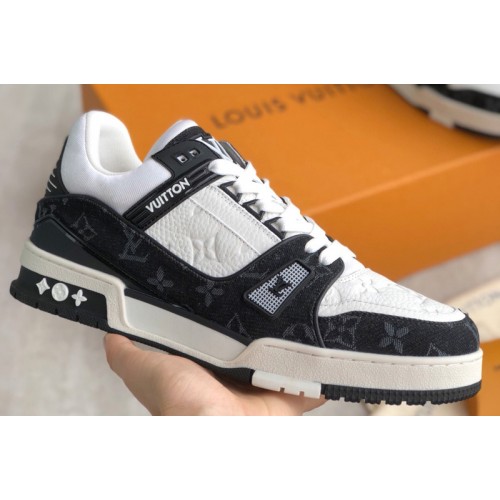 Louis Vuitton 1A9JG7 Trainer sneaker on Black Monogram denim and Monogram-embossed grained calf leather Louis Vuitton 1A9JG7 Trainer sneaker on Black Monogram denim and Monogram-embossed grained calf leather