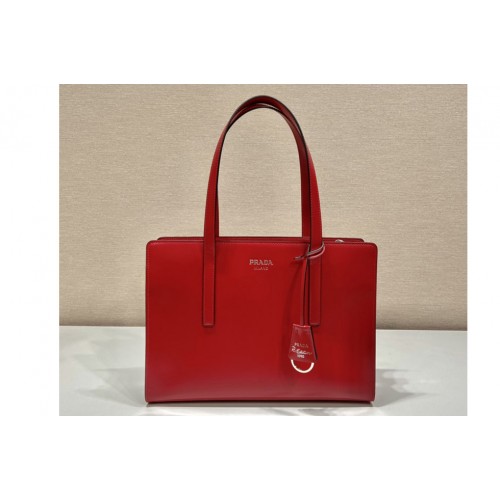 Prada 1BA350 Re-Edition 1995 brushed-leather medium handbag in Red Leather Prada 1BA350 Re-Edition 1995 brushed-leather medium handbag in Red Leather