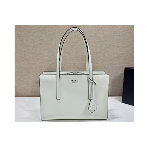 Prada 1BA350 Re-Edition 1995 brushed-leather medium handbag in White Leather Prada 1BA350 Re-Edition 1995 brushed-leather medium handbag in White Leather