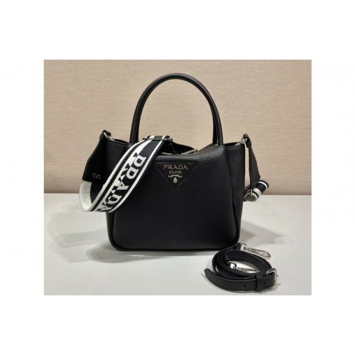 Prada 1BC145 Small leather handbag in Black Leather