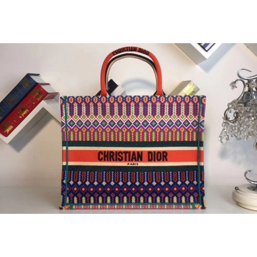 Dior M1286 Book Tote 42mm Bag in Embroidered canvas