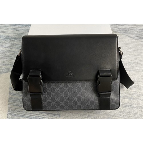 Gucci Medium Supreme messenger Bags in Black Supreme canvas