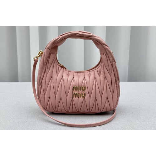 Miu Miu 5BC125 Wander matelasse nappa leather hobo bag in Pink Leather Miu Miu 5BC125 Wander matelasse nappa leather hobo bag in Pink Leather