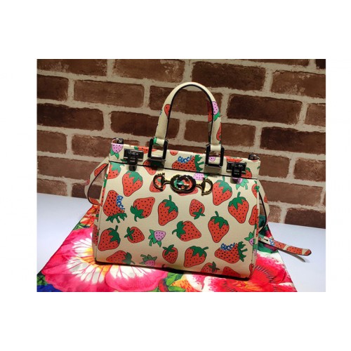 Gucci Zumi grainy leather small top handle bag in Beige Grainy leather with strawberry Gucci Zumi grainy leather small top handle bag in Beige Grainy leather with strawberry