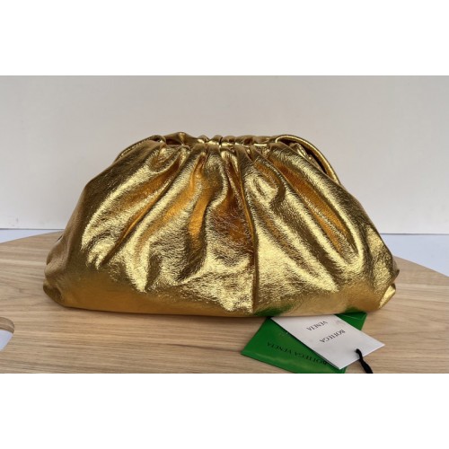 Bottega Veneta Pouch in Gold Leather