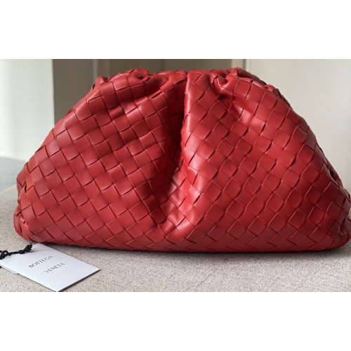 Bottega Veneta pouch bag Soft voluminous clutch in Red woven leather