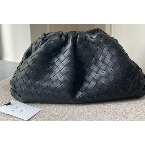 Bottega Veneta pouch bag Soft voluminous clutch in Black woven leather Bottega Veneta pouch bag Soft voluminous clutch in Black woven leather