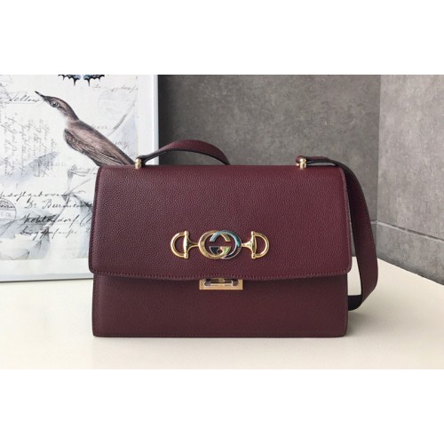 Gucci Zumi grainy leather small shoulder bag in Burgundy grainy leather