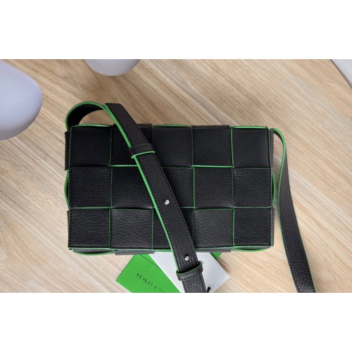 Bottega Veneta Cassette cross-body bag in Black Green Leather Bottega Veneta Cassette cross-body bag in Black Green Leather