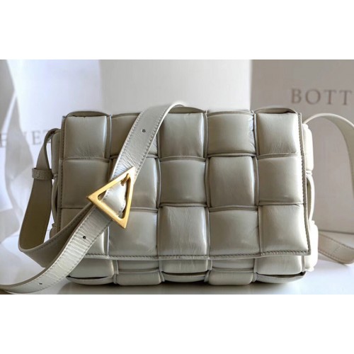 Bottega Veneta padded cassette bag in White Lambskin Leather Bottega Veneta padded cassette bag in White Lambskin Leather
