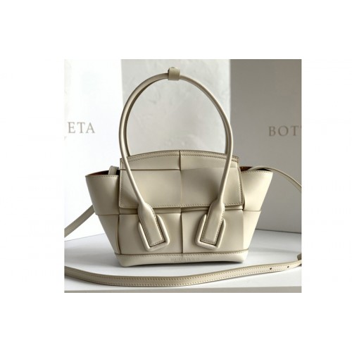 Bottega Veneta BV Mini Arco Top-handle Bag In White Calfskin Leather