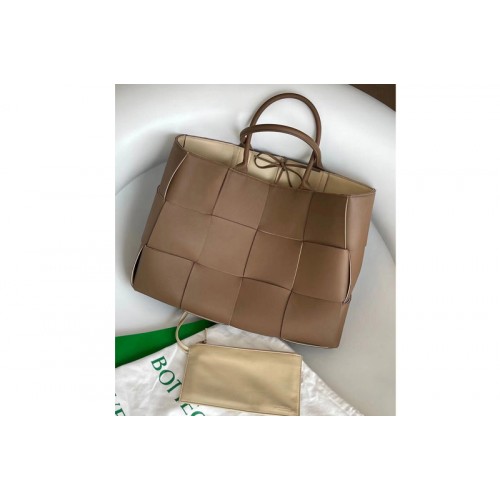 Bottega Veneta Arco Tote Bag in Brown Nappa leather Bottega Veneta Arco Tote Bag in Brown Nappa leather