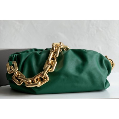 Bottega Veneta BV The Chain Pouch Shoulder bag in Green Calfskin Leather