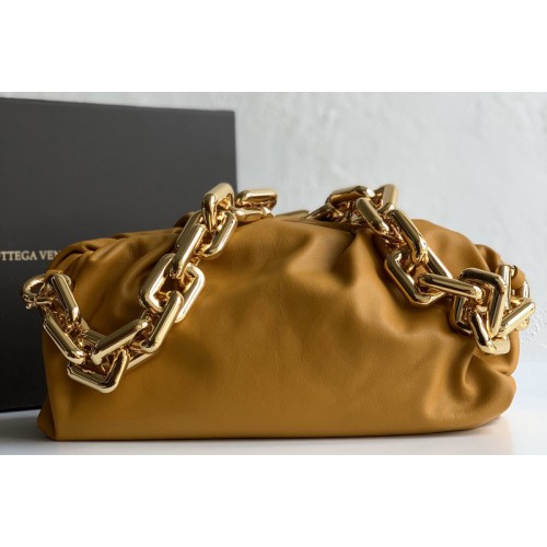 Bottega Veneta BV The Chain Pouch Shoulder bag in Tan Calfskin Leather