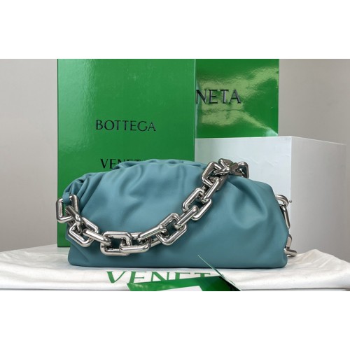 Bottega Veneta Chain Pouch Shoulder Bag in Blue Lambskin Leather With Silver Chain Bottega Veneta Chain Pouch Shoulder Bag in Blue Lambskin Leather With Silver Chain