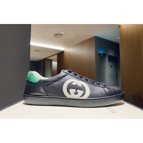 Gucci Mens Ace sneaker with Interlocking G in Black leather