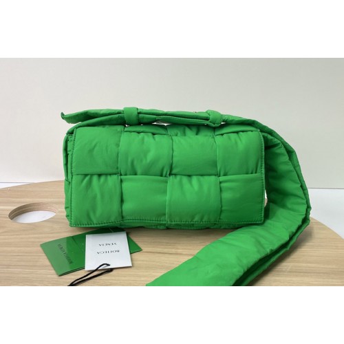 Bottega Veneta Padded tech cassette cross-body bag in Green nylon
