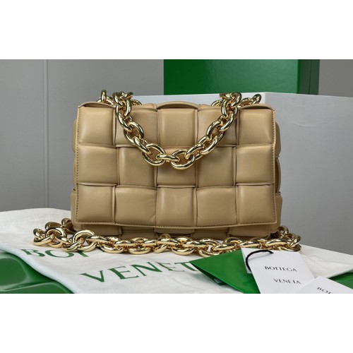 Bottega Veneta The Chain Cassette Cross-body bag in maxi Porridge Intrecciato Nappa leather