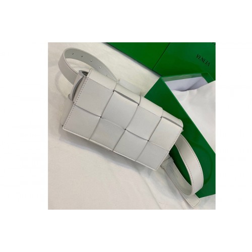 Bottega Veneta Cassette belt bag in White Intrecciato Nappa leather Bottega Veneta Cassette belt bag in White Intrecciato Nappa leather