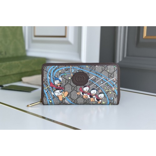 Gucci Disney Collaboration Donald Duck Long Wallet in Beige ebony Supreme canvas Gucci Disney Collaboration Donald Duck Long Wallet in Beige ebony Supreme canvas