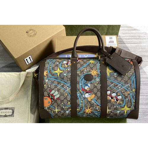 Gucci Disney x Gucci Donald Duck duffle bag in Beige and ebony Supreme canvas with Donald Duck print