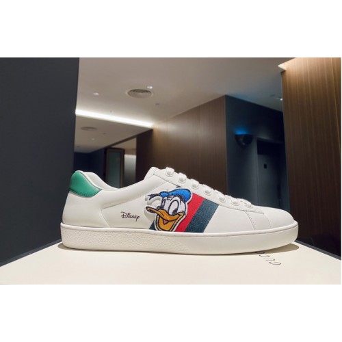 Gucci Mens Disney x Gucci Donald Duck Ace sneaker in White leather