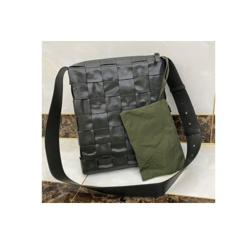 Bottega Veneta Men Cassette Messenger bag in Camping Intrecciato Paper Calf leather