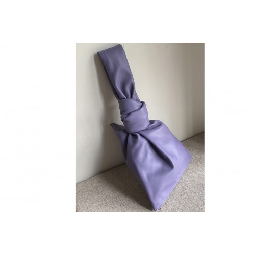 Bottega Veneta Twist Soft clutch with knotted handle in Lavender Nappa leather