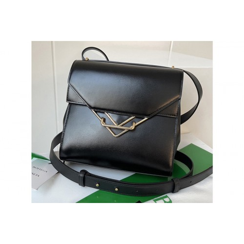 Bottega Veneta The Clip Squared shoulder bag in Black Box Calf Leather Bottega Veneta The Clip Squared shoulder bag in Black Box Calf Leather
