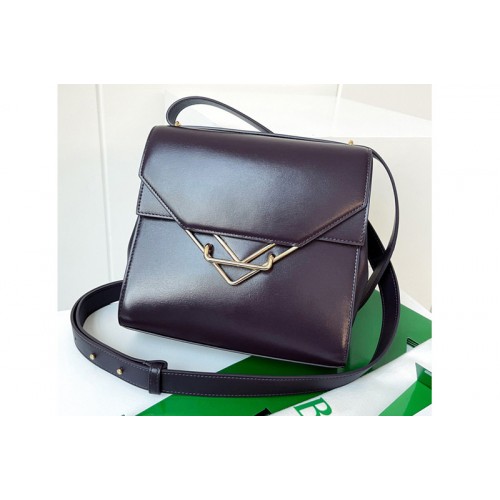 Bottega Veneta The Clip Squared shoulder bag in Grape Box Calf Leather Bottega Veneta The Clip Squared shoulder bag in Grape Box Calf Leather