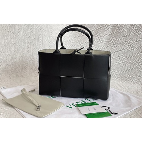 Bottega Veneta Arco Mini tote bag in Black White maxi Intrecciato Nappa leather Bottega Veneta Arco Mini tote bag in Black White maxi Intrecciato Nappa leather