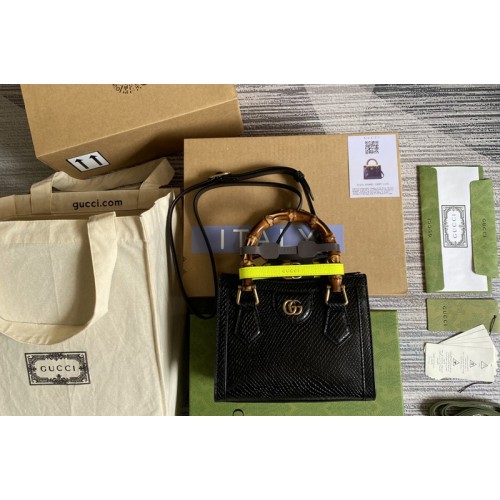 Gucci Diana mini python tote bag in Black colored python Gucci Diana mini python tote bag in Black colored python