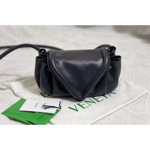 Bottega Veneta Leather cross-body bag in Black Leather Bottega Veneta Leather cross-body bag in Black Leather