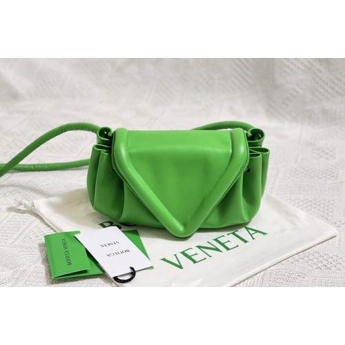 Bottega Veneta Leather cross-body bag in Green Leather