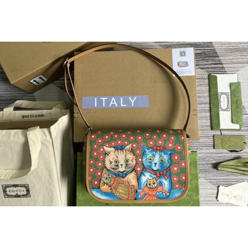 Gucci Childrens cat print messenger bag in Pink flower print green Supreme canvas Gucci Childrens cat print messenger bag in Pink flower print green Supreme canvas