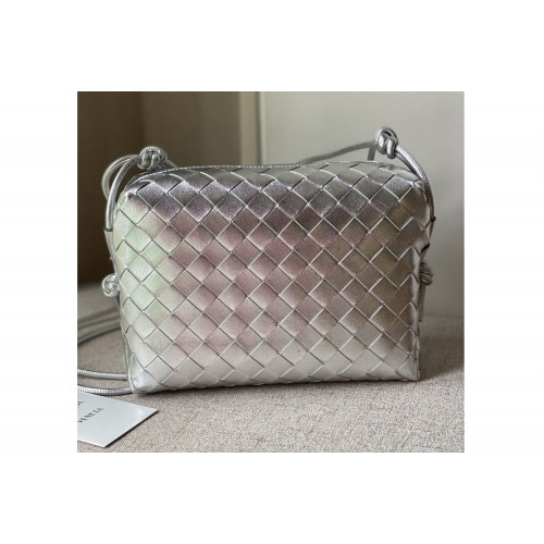 Bottega Veneta Loop cross-body mini bag in Silver Intrecciato leather