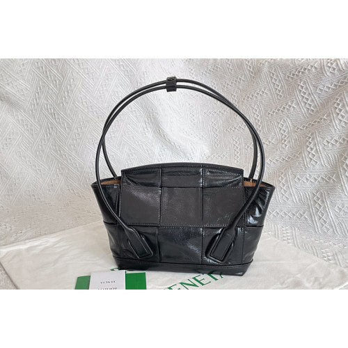 Bottega Veneta Arco top handle bag in Black Intreccio leather