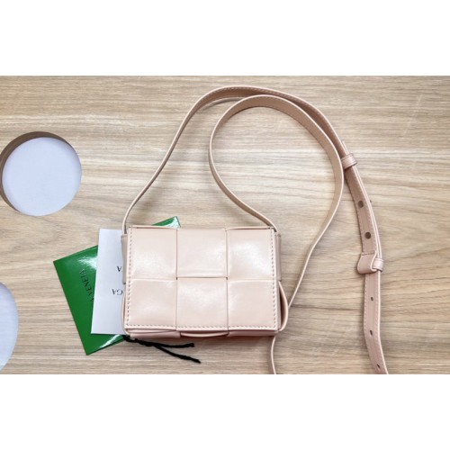 Bottega Veneta Cassette mini bag in Pink Intreccio leather