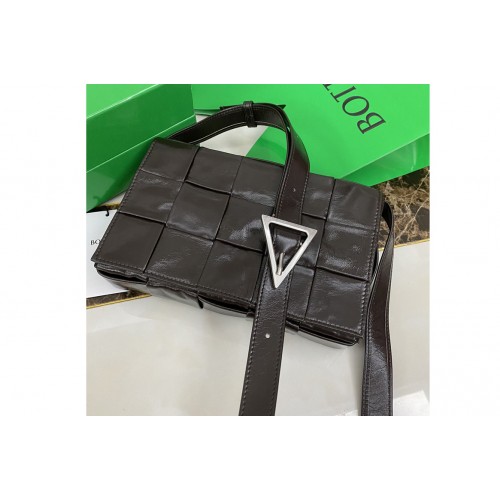 Bottega Veneta Cassette cross-body bag in Fondant Intreccio leather