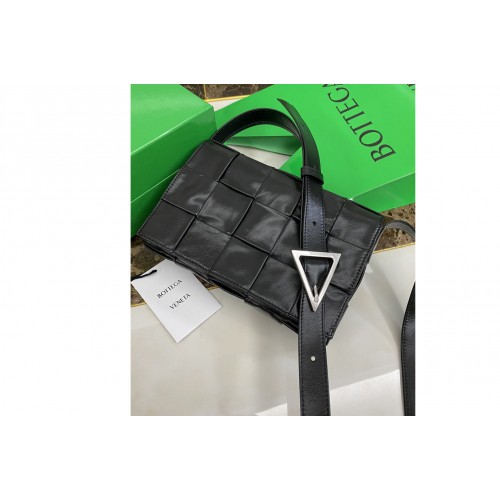 Bottega Veneta Cassette cross-body bag in Black Intreccio leather