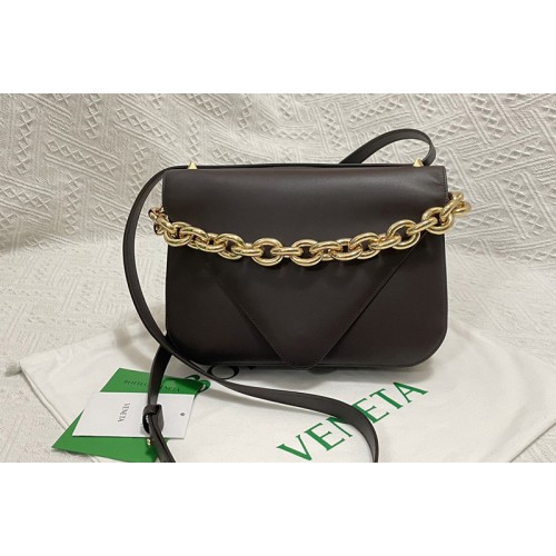 Bottega Veneta Mount Leather envelope bag in Fondant Leather