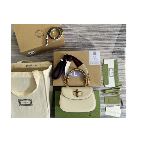 Gucci Small top handle bag with Bamboo in White leather