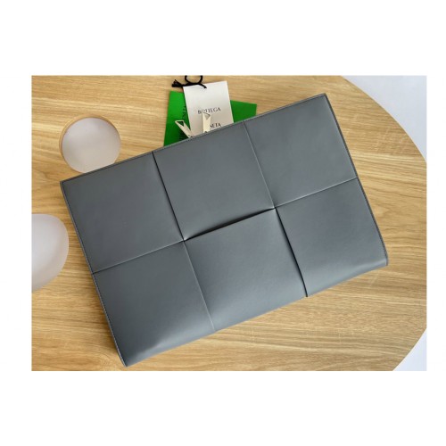 Bottega Veneta Intrecciato leather briefcase bag in Gray Intreccio leather Bottega Veneta Intrecciato leather briefcase bag in Gray Intreccio leather