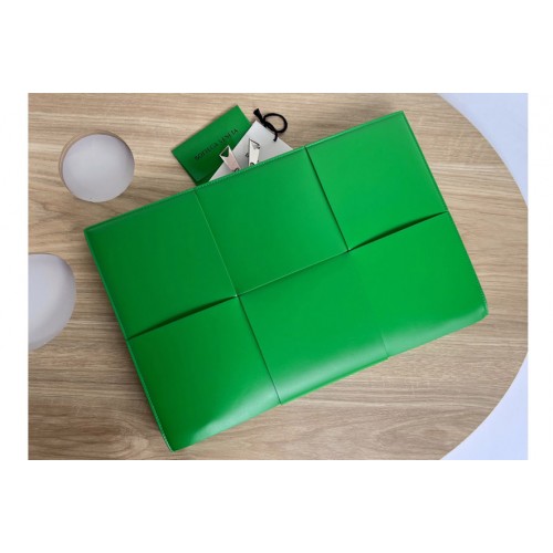 Bottega Veneta Intrecciato leather briefcase bag in Green Intreccio leather Bottega Veneta Intrecciato leather briefcase bag in Green Intreccio leather