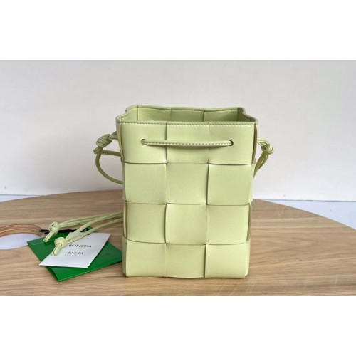 Bottega Veneta Cassette Small intreccio leather cross-body bucket bag in Yellow Leather Bottega Veneta Cassette Small intreccio leather cross-body bucket bag in Yellow Leather