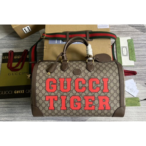Gucci Tiger small duffle bag in Beige and ebony Supreme