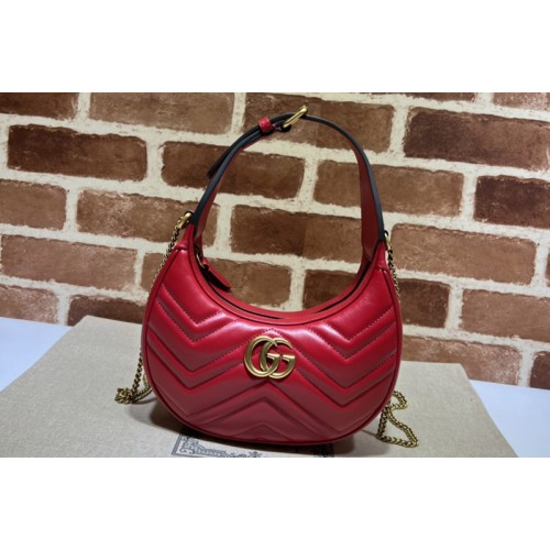 Gucci Marmont half-moon-shaped mini bag in Red matelasse chevron leather