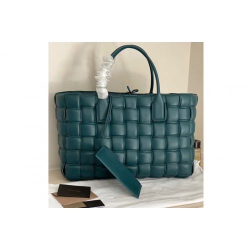 Bottega Veneta Maxi Intreccio Big Tote Bag in Green Lambskin leather Bottega Veneta Maxi Intreccio Big Tote Bag in Green Lambskin leather